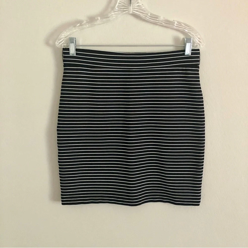 LOFT Black and White Striped Bodycon Pencil Skirt - Picture 3 of 7